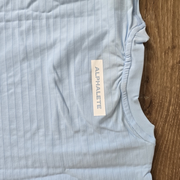 Nwt Alphalete Hero Seamless tank color  arctic blue XL - Picture 8 of 10